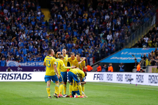 Sveriges spelare jublar