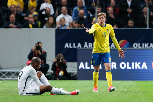 Sveriges Emil Forsberg reagerar mor Frankrikes Djibril