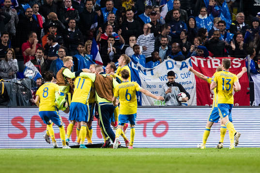 Sveriges spelare jublar