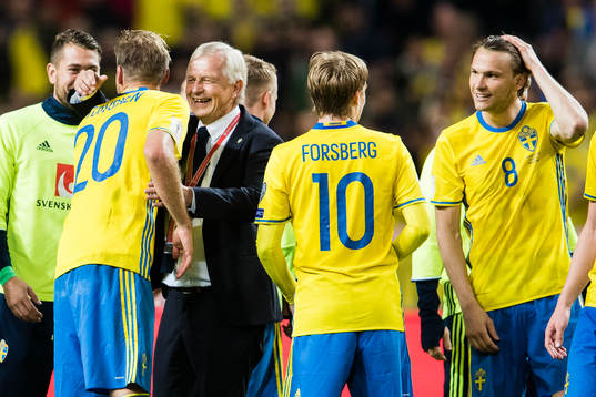 Sveriges Ola Toivonen, landslagschef Lars Richt, Emil