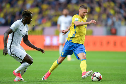 Frankrikes Benjamin Mendy och Sveriges Marcus Berg