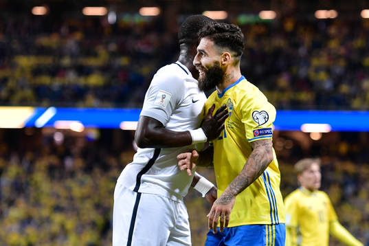 Frankrikes Moussa Sissoko och Sveriges Jimmy Durmaz