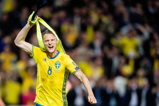 Sveriges Albin Ekdal jublar