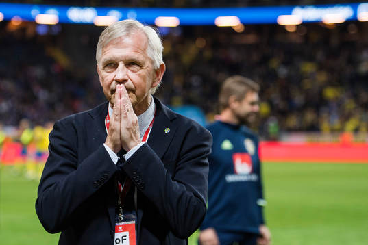 Sveriges landslagschef Lars Richt jublar
