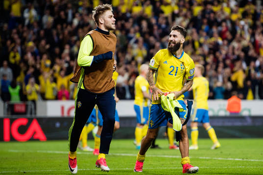 Sveriges Jimmy Durmaz jublar
