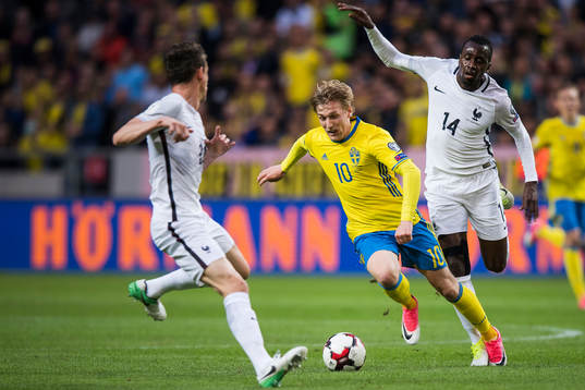 Sveriges Emil Forsberg och Frankrikes Blaise Matuidi