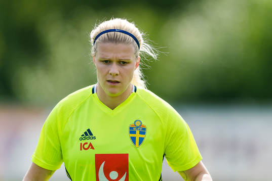 Sveriges målvakt Emelie Lundberg