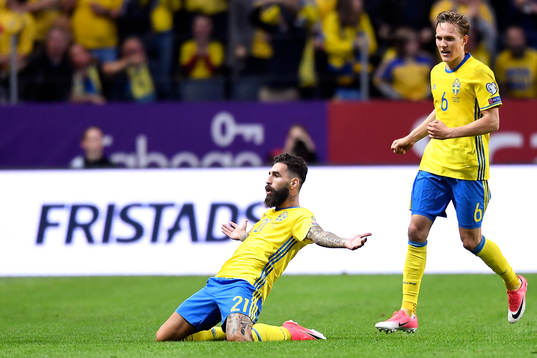 Sveriges Jimmy Durmaz jublar