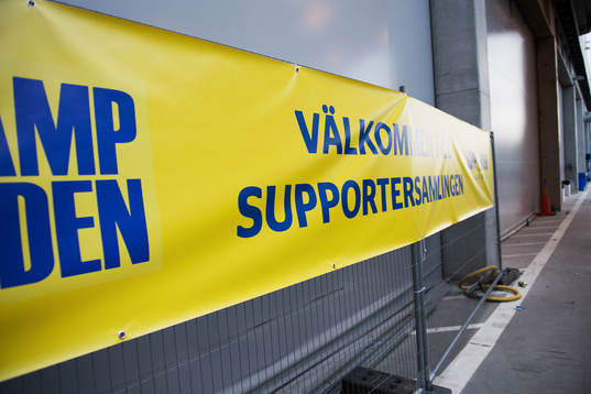 Camp Swedens banderoll för supportersamling