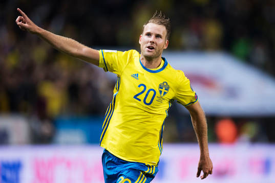 Sveriges Ola Toivonen jublar