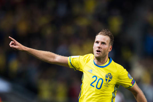 Sveriges Ola Toivonen jublar