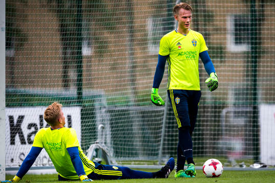 Målvakt Tim Erlandsson och målvakt Pontus Dahlberg