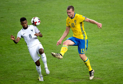 Sveriges Jakob Johansson och Frankrikes Thomas Lemar