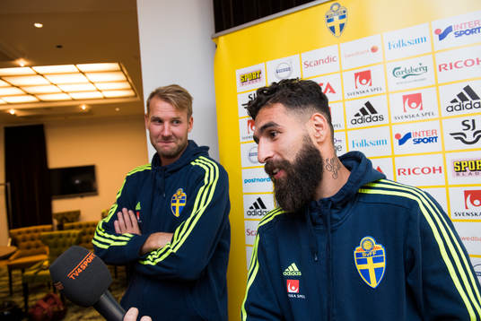 Sveriges Jimmy Durmaz ooh Ola Toivonen