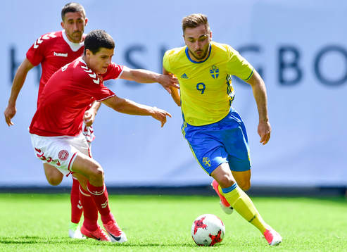 Danmarks Christian Norgaard jagar Sveriges Muamer Tankovic