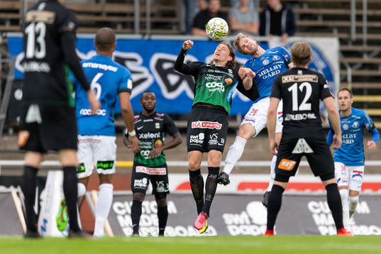 Varbergs Joakim Lindner och Trelleborgs Robin Nilsson i