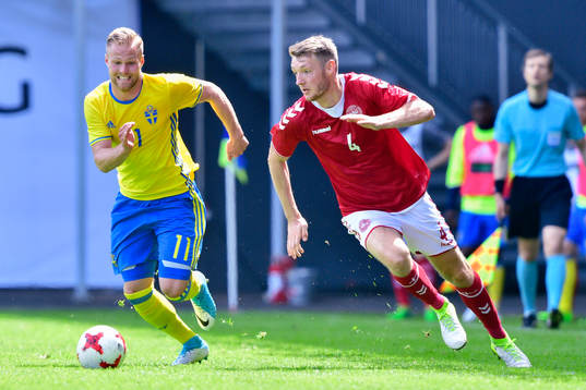 Sveriges Gustav Engvall jagar Danmarks Patrick Banggaard