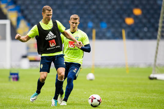 Sveriges Viktor Claesson och Emil Krafth