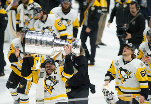 Pittsburgh Penguins Sidney Crosby lifts the Stanley Cup
