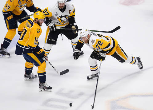 Nashvilles Colton Sissons utmanas av Pittsburghs Sidney