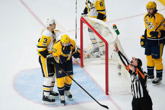 Nashvilles Colton Sissons reagerar