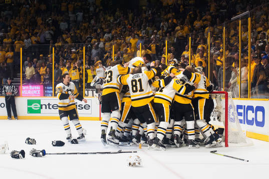 Pittsburghs spelare jublar