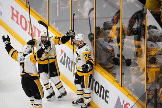 Pittsburghs Matt Cullen, Ian Cole och Patric Hörnqvist