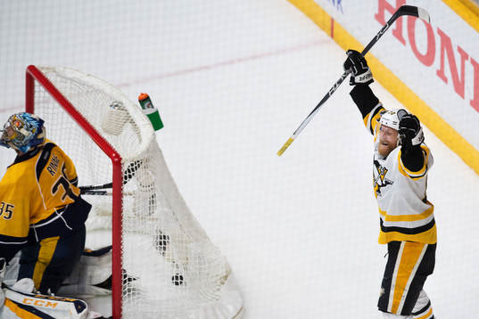 Pittsburghs Patric Hörnqvist jublar