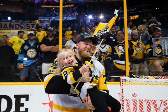 Pittsburghs Patric Hörnqvist med dottern Isabella