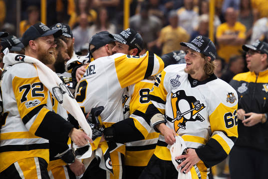 Pittsburghs Patric Hörnqvist och Carl Hagelin
