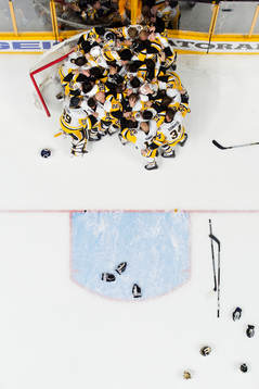 Pittsburghs spelare jublar