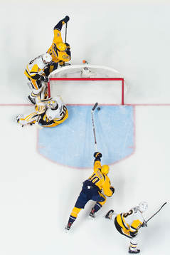 Nashvilles Colton Sissons gör ett mål i andra perioden
