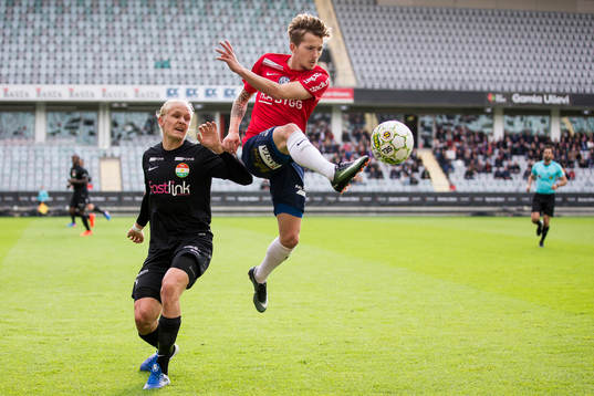 Örgrytes Andreas Östling mot Dalkurds Henrik Löfkvist