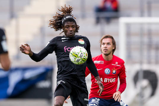Dalkurds Mohamed Bangura och Örgrytes Danny Ervik