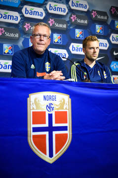 Sveriges förbundskapten Janne Andersson och Sebastian