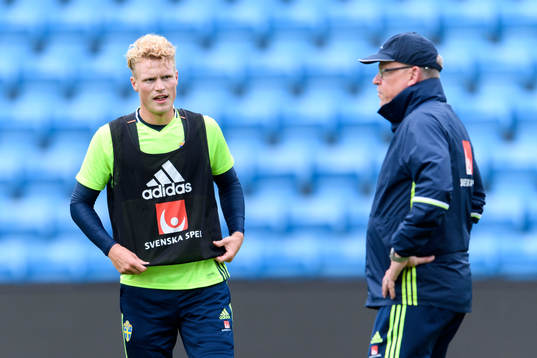 Oskar Hiljemark och förbundskapten Janne Andersson