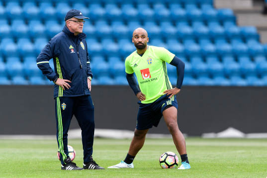 Förbundskapten Janne Andersson och Samuel Armenteros