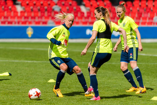 Caroline Seger och Kosovare Asllani