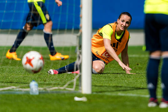 Sveriges Kosovare Asllani
