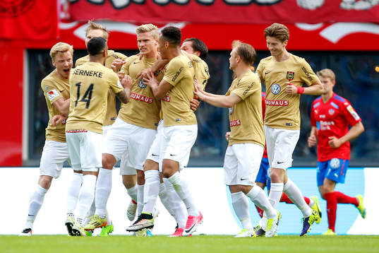 Bläddra bland fler bilder av Fotboll, Superettan, Helsingborg - Brommapojkarna