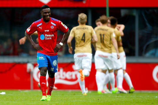 Brommapojkarnas Viktor Gyökeres jublar