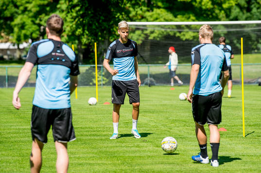 Rasmus Bengtsson i mitten