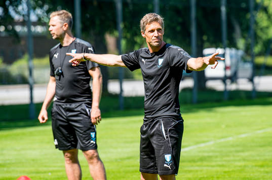 Tränare Magnus Pehrsson och assisterande tränare Jens