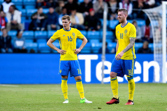 Sveriges Emil Krafth och Pontus Jansson deppar när Pontus