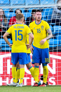 Sveriges Pontus Jansson grinar illa