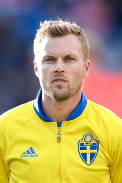 Sveriges Sebastian Larsson vid lineup innan