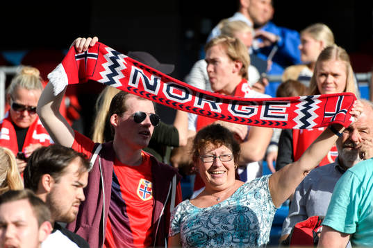 Norska supportrar på läktaren