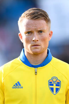 Sveriges Sam Larsson vid lineup innan träningslandskampen