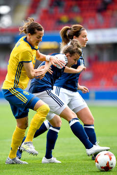 Sveriges Lotta Schelin och Skottlands Hayley Lauder