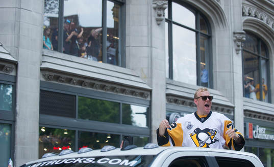 Pittsburgh Penguins' Patrick Hornqvist celebrates